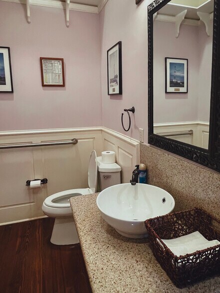 More Photos Of 506 W 14th St, Austin Office Residential For Lease