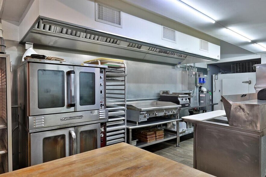 More Photos Of 5501 Route 4, Killington Restaurant For Sale
