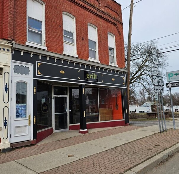 Primary Photo Of 12 Main St, Middleport Freestanding For Lease