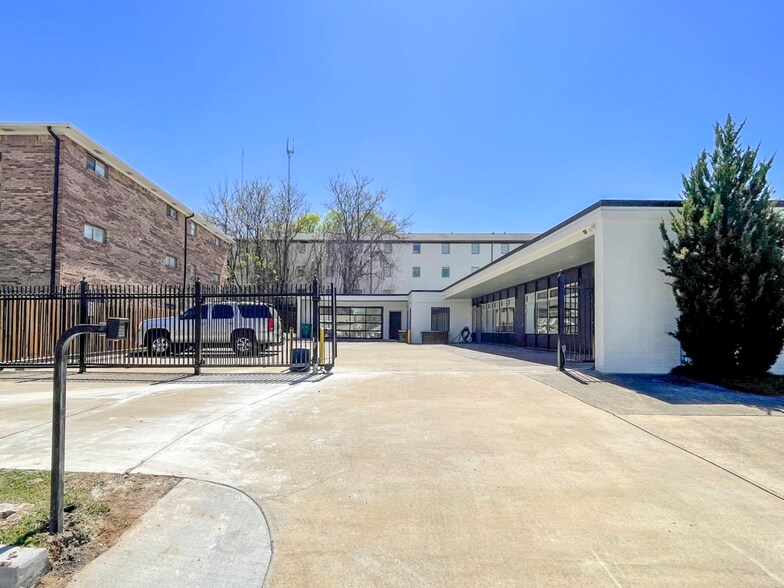 More Photos Of 1135 14th Ave S, Birmingham Office For Sale