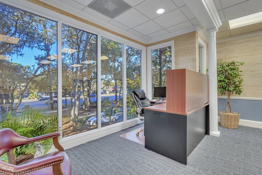 More Photos Of 52 New Orleans Rd, Hilton Head Island Office For Sale