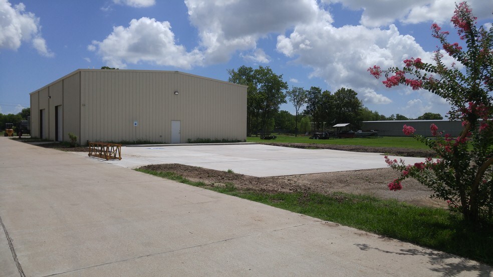 More Photos Of 614 Clear Creek Ave, League City Warehouse For Lease