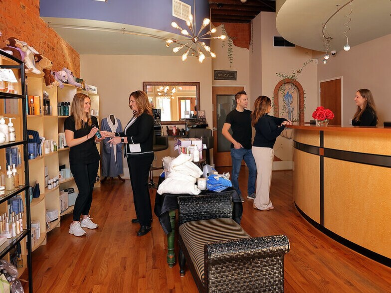 More Photos Of 714 S Main St, Greenville Storefront Retail Office For Sale