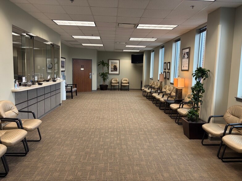More Photos Of 2470 Flowood Dr, Flowood Medical For Lease