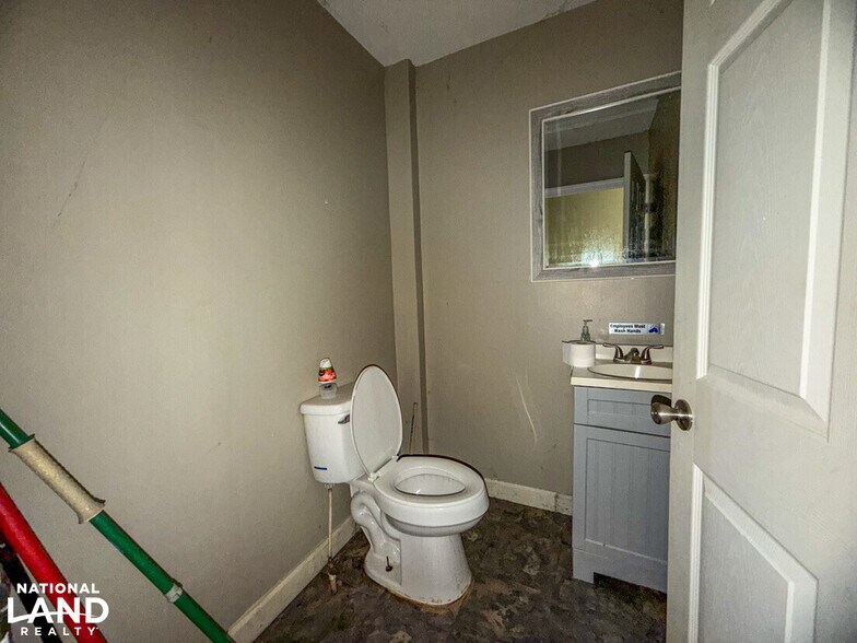 More Photos Of SR-5 S, Marion General Retail For Sale