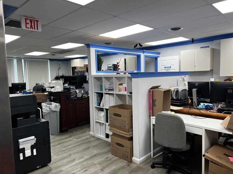 More Photos Of 9821 Greenbelt Rd, Lanham Seabrook Office For Sale