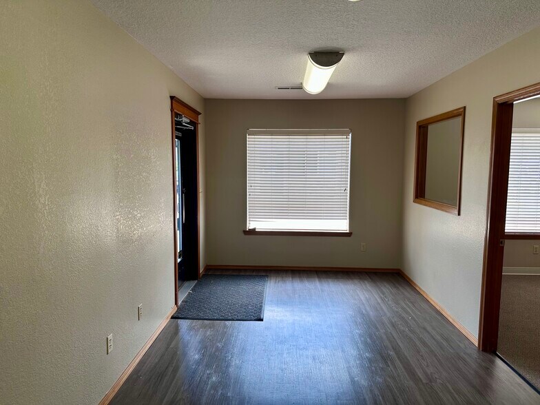 More Photos Of 255 SW 1st Ave, Canby Loft Creative Space For Sale