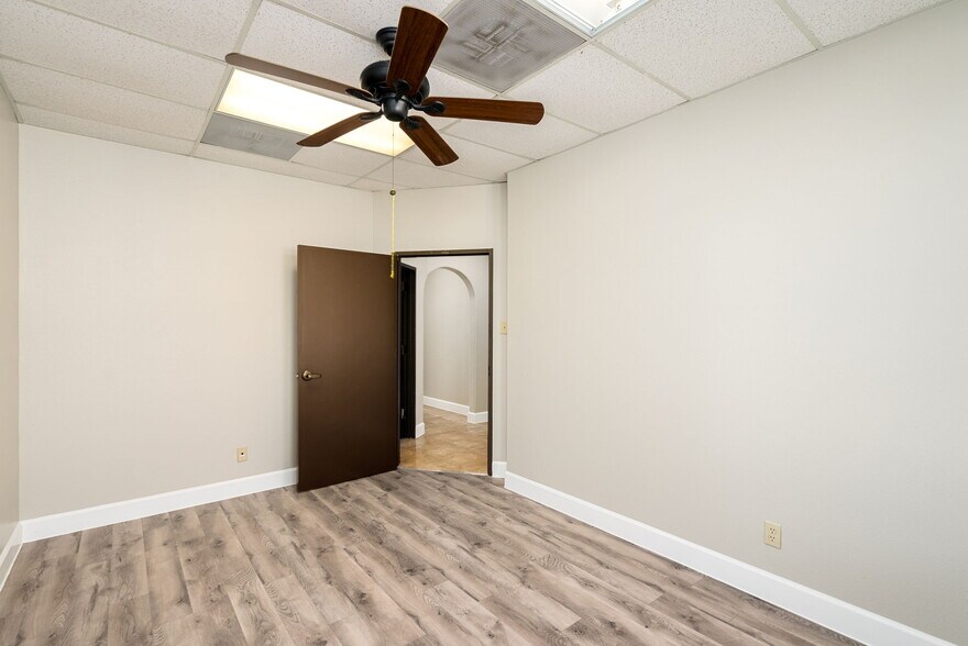 More Photos Of 8627 Cinnamon Creek Dr, San Antonio Medical For Lease