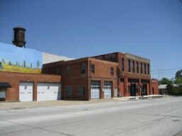 More Photos Of 110 S Houston Ave, Denison Showroom For Sale