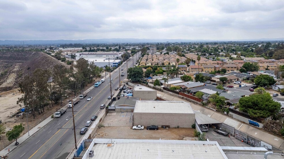 More Photos Of 12581 Branford St, Pacoima Manufacturing For Lease