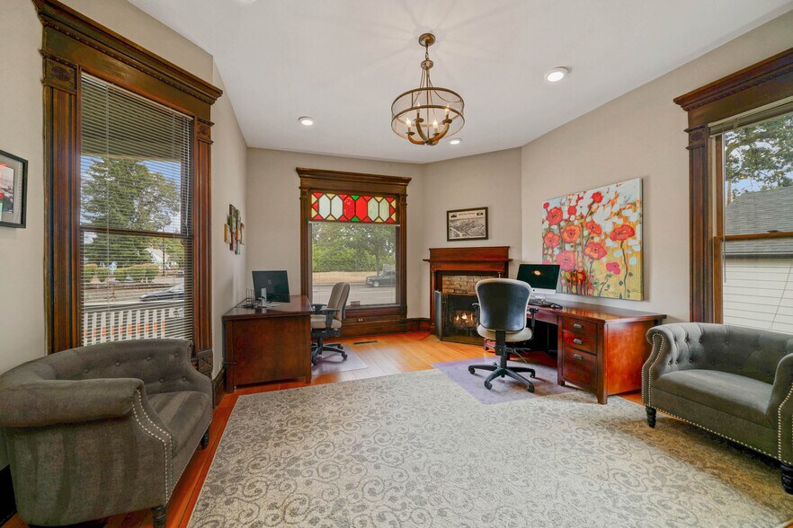 More Photos Of 901 13th St SE, Salem Office For Sale