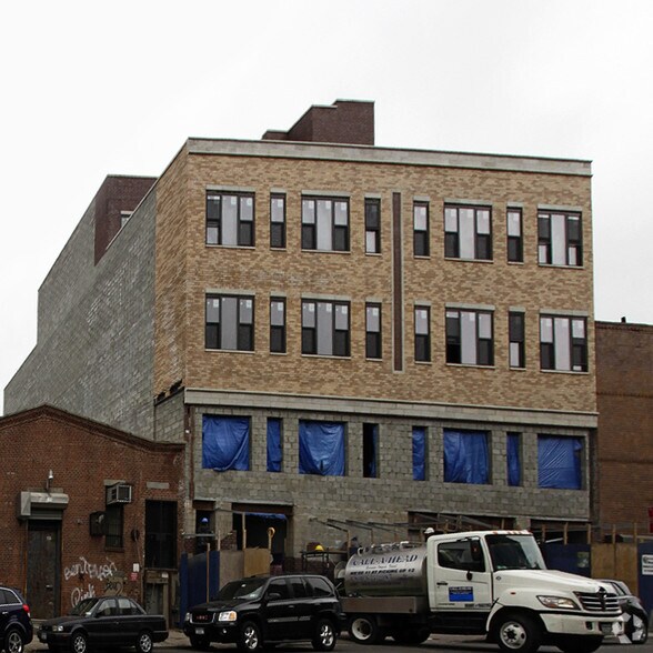 More Photos Of 159-163 20th St, Brooklyn Coworking Space