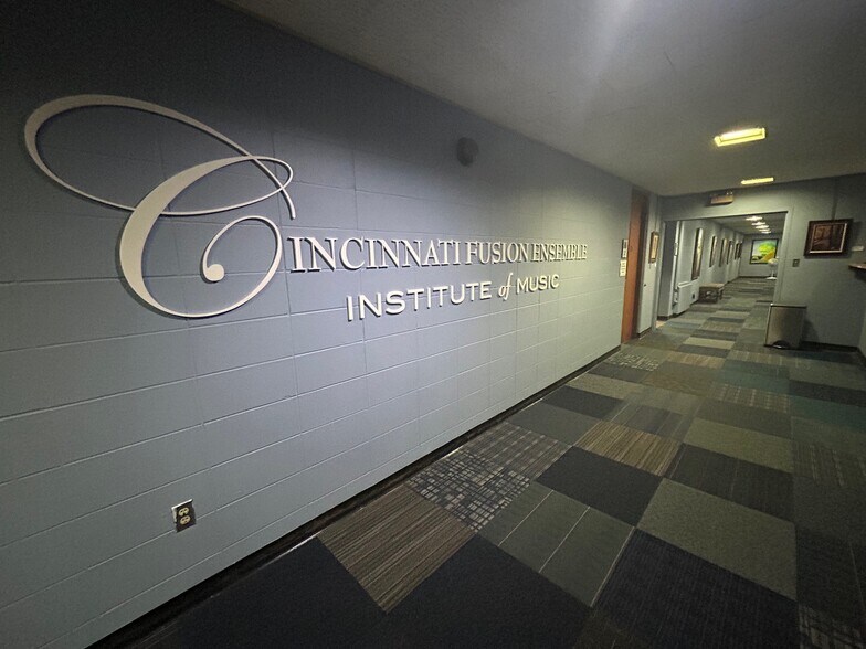 More Photos Of 21 Cromwell Rd, Cincinnati Religious Facility For Sale