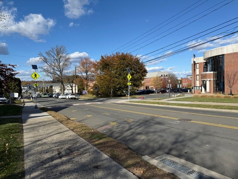 More Photos Of 158 Deer Hill Ave, Danbury Office For Sale