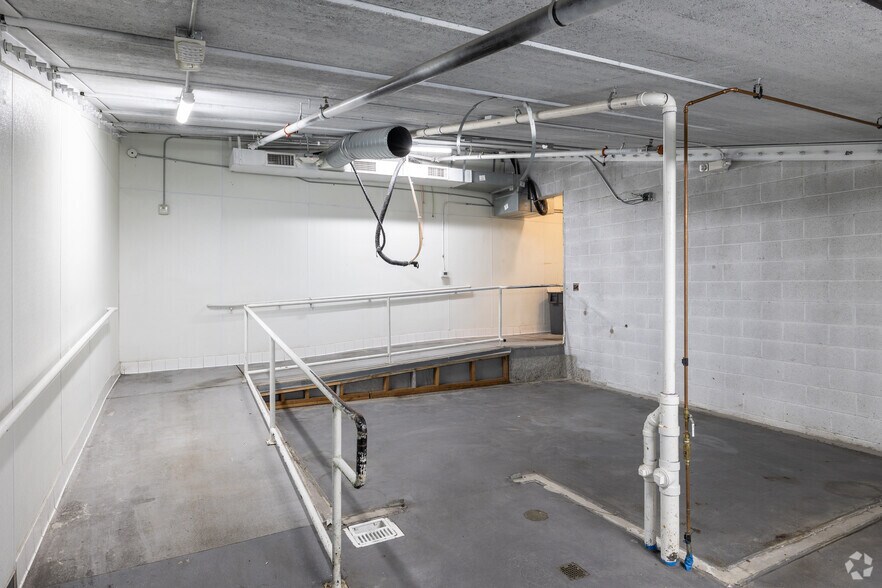 More Photos Of 600 S La Brea Ave, Los Angeles Storefront Retail Residential For Lease