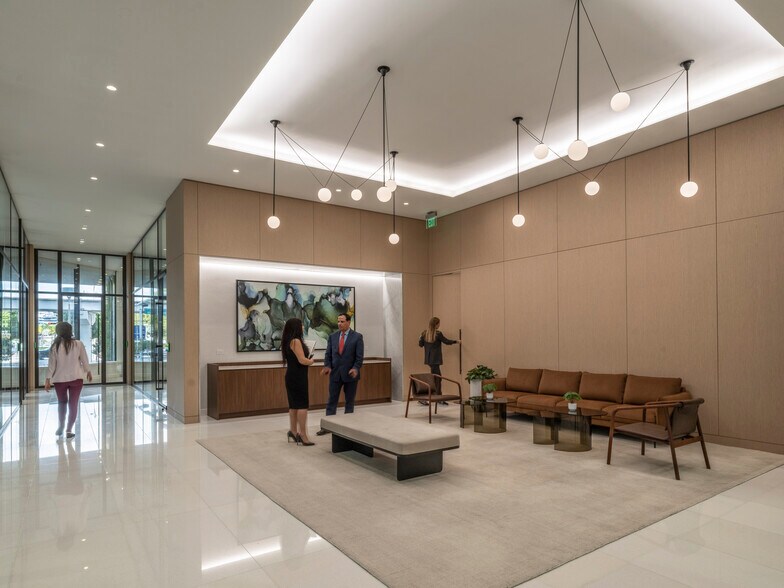 More Photos Of 2 S Biscayne Blvd, Miami Office Residential For Lease