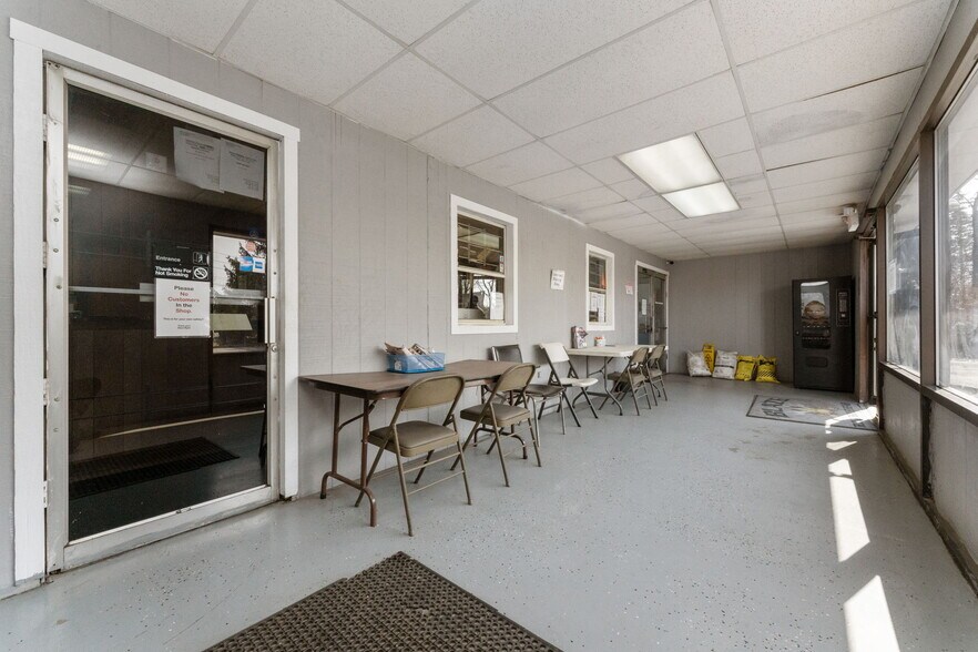 More Photos Of 859 Trexlertown Rd, Allentown Auto Repair For Sale