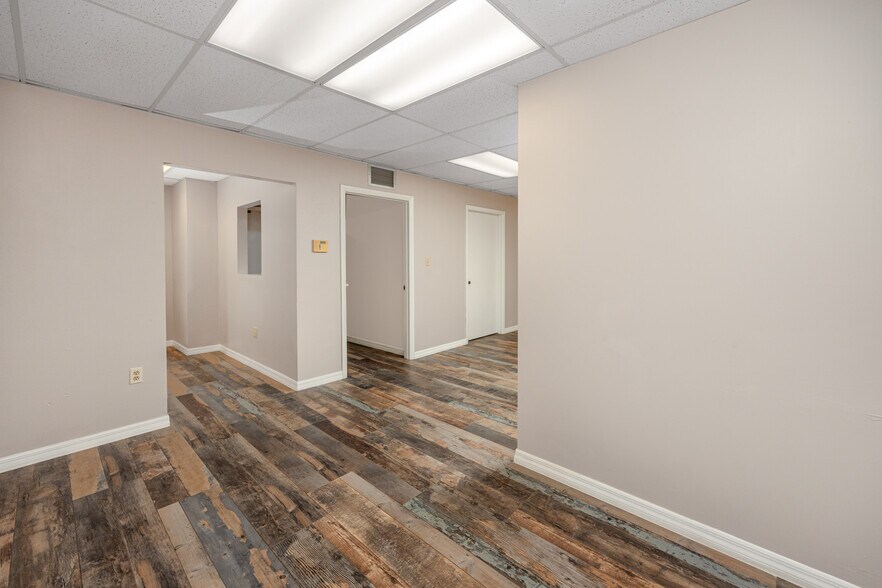 More Photos Of 6449 38th Ave, Saint Petersburg Medical For Lease