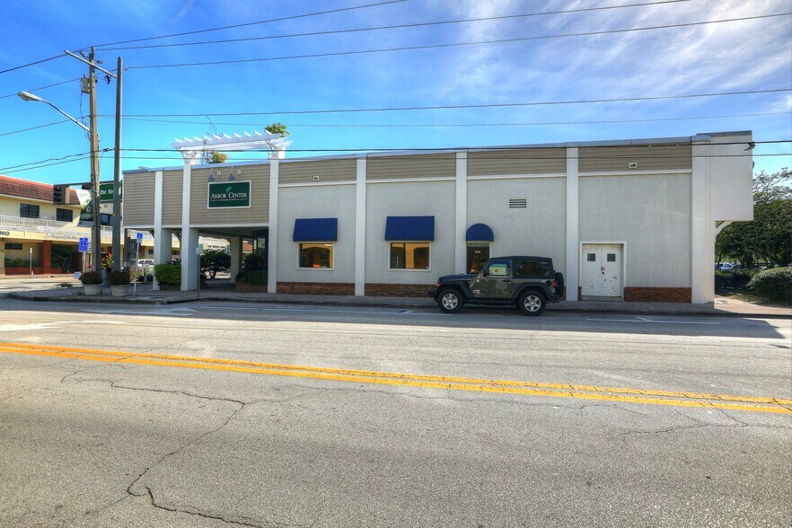 More Photos Of 2045 14th Ave, Vero Beach Office Residential For Sale