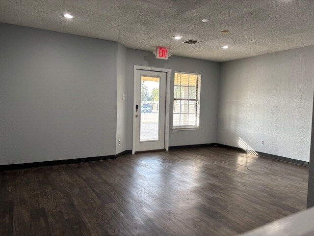More Photos Of 400 Chisholm Valley Dr, Round Rock Unknown For Lease