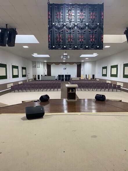 More Photos Of 61 Whittaker St, Riverside Specialty For Sale