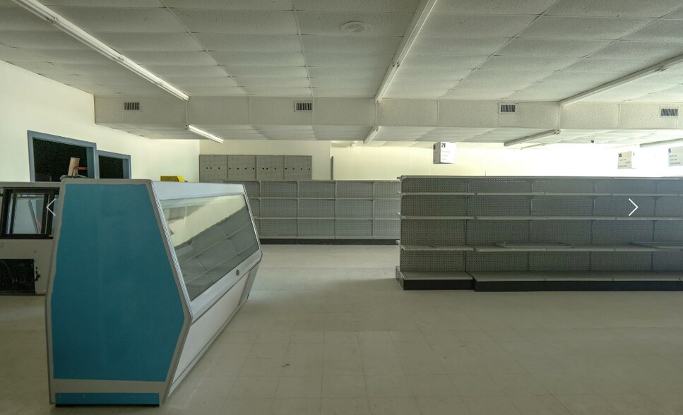 More Photos Of 1919 S Oates St, Dothan Freestanding For Sale