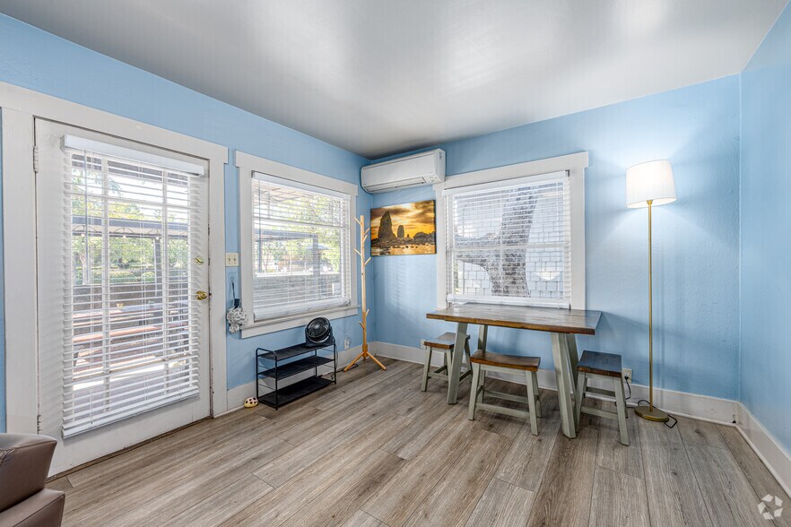 More Photos Of 146-154 N Holliston Ave, Pasadena Rehabilitation Center For Sale