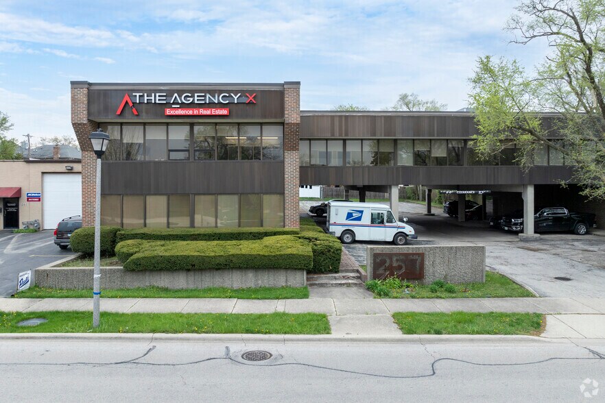 More Photos Of 257 N West Ave, Elmhurst Loft Creative Space For Lease