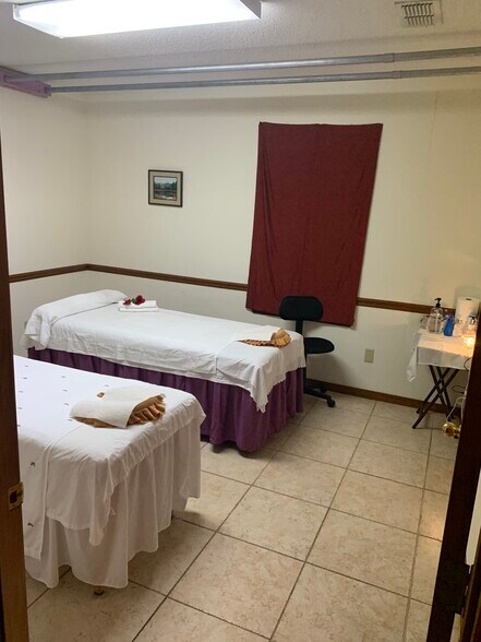 More Photos Of 3830 Williamsburg Park Blvd, Jacksonville Medical For Sale