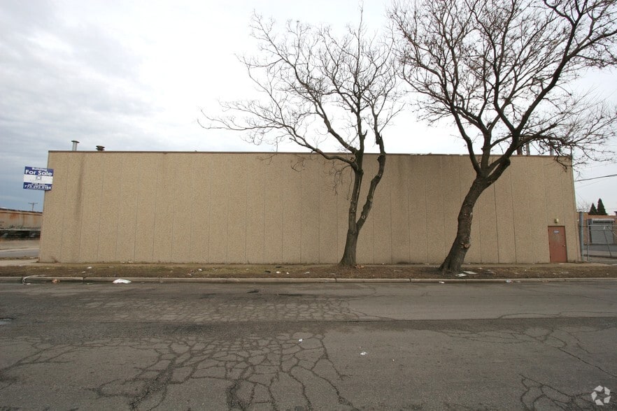 More Photos Of 4451 W Kinzie St, Chicago Warehouse For Lease