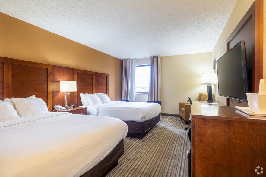 More Photos Of 5345 Broadmoor Cir NW, Canton Hotel For Sale