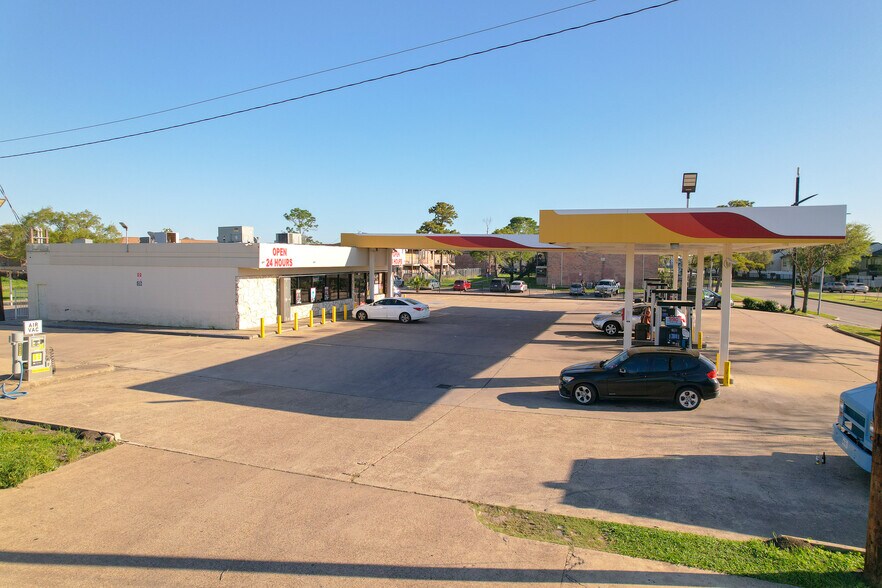 More Photos Of 7911 Wilcrest Dr, Houston Service Station For Sale