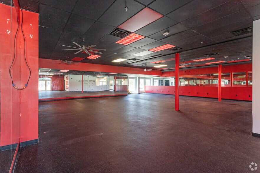 More Photos Of 480 24th Ave NW, Norman General Retail For Sale