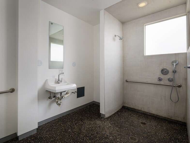 More Photos Of 227 California St, El Segundo Loft Creative Space For Lease