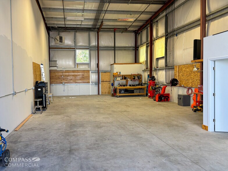 More Photos Of 63075 Crusher Ave, Bend Manufacturing For Sale