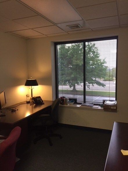 More Photos Of 9576 Perry Hwy, Pittsburgh Office For Lease