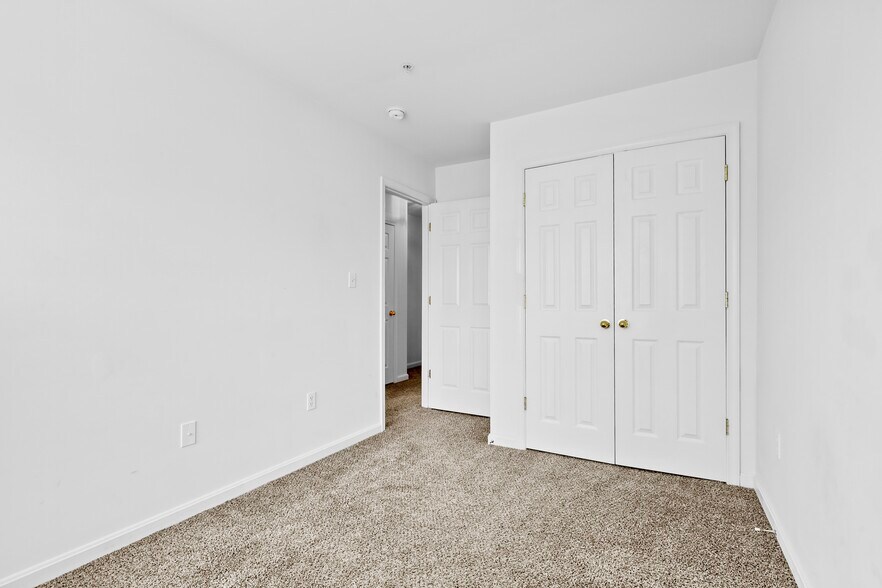 More Photos Of 437-445 Kenneth Sq, Baltimore Multifamily For Sale