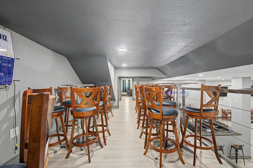 More Photos Of 102 W 4th St, Hearne Storefront For Sale