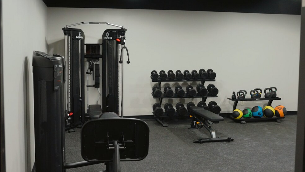 More Photos Of 12200 N Ambassador Dr, Kansas City Medical For Lease