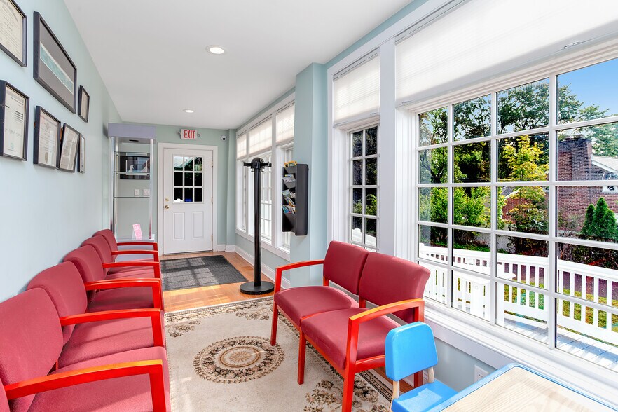 More Photos Of 71 Cedar St, Branford Office For Sale