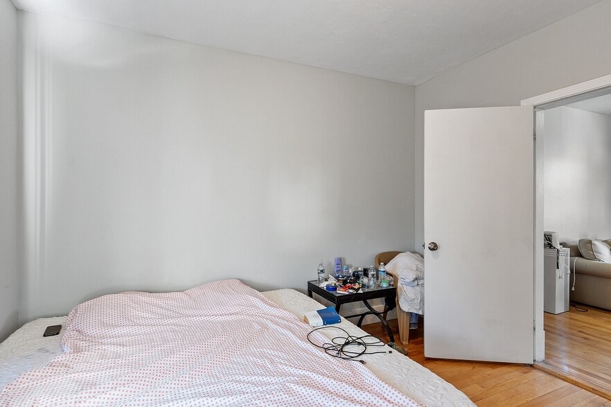 More Photos Of 36-38 Houghton St, Worcester Apartments For Sale