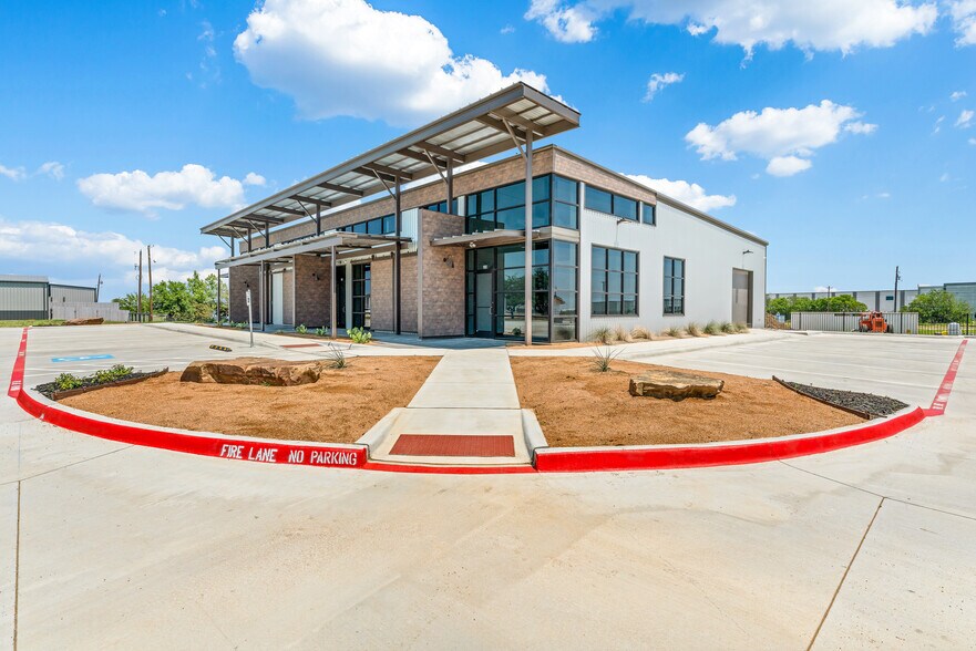 More Photos Of 17516 Matany Rd, Justin Office For Lease