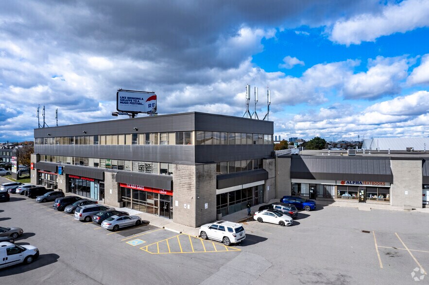 More Photos Of 3701-3731 Chesswood Dr, Toronto Office For Lease