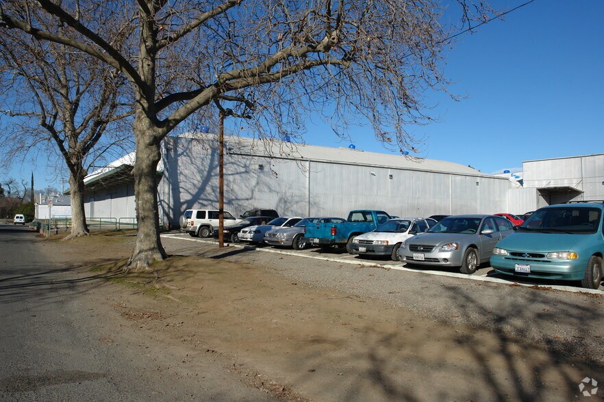 More Photos Of 2020 Esplanade Rd, Chico Light Manufacturing For Sale