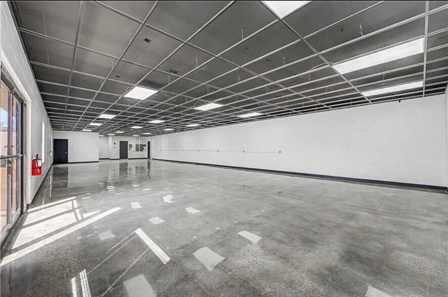 More Photos Of 800 Highland Ave, Springdale Freestanding For Lease