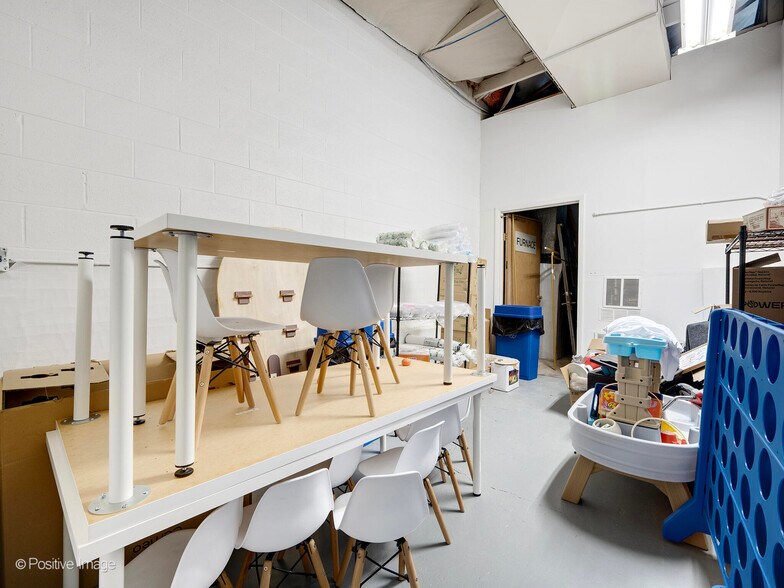 More Photos Of 501-503 Duane St, Glen Ellyn Apartments For Lease