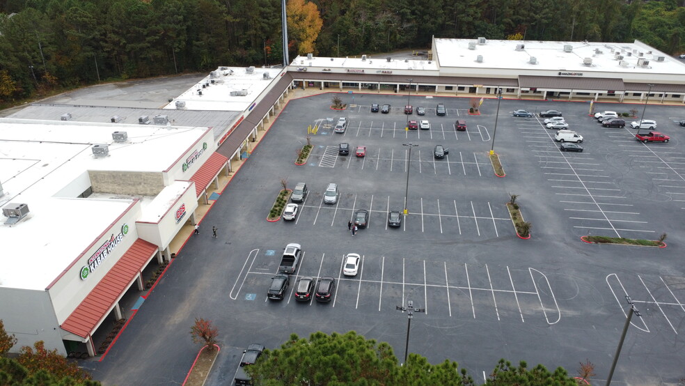 Primary Photo Of 6009-6011 Memorial Dr, Stone Mountain Convenience Store For Sale