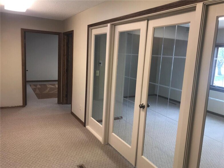 More Photos Of 130 Park Ave S, Saint Cloud Office For Sale