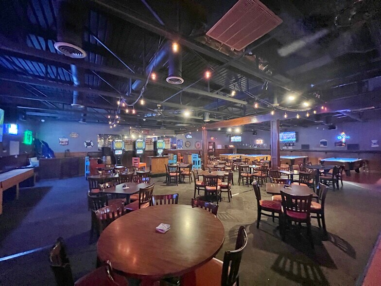 More Photos Of 8301 Glade Ave, Oklahoma City Restaurant For Lease