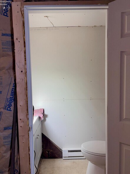 More Photos Of 110 Railroad St, Clyde Restaurant For Sale